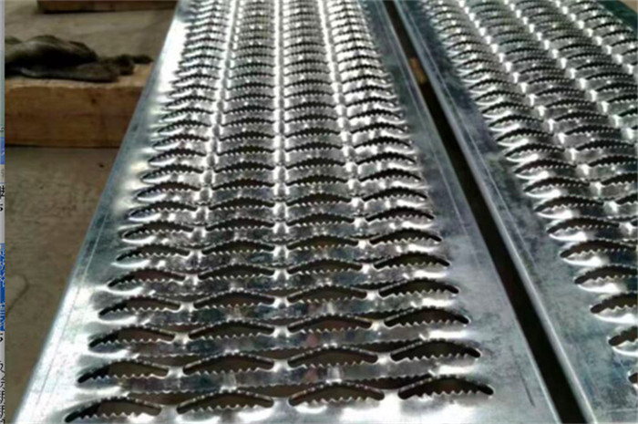 齒形防滑板 鱷魚(yú)嘴狀防滑板