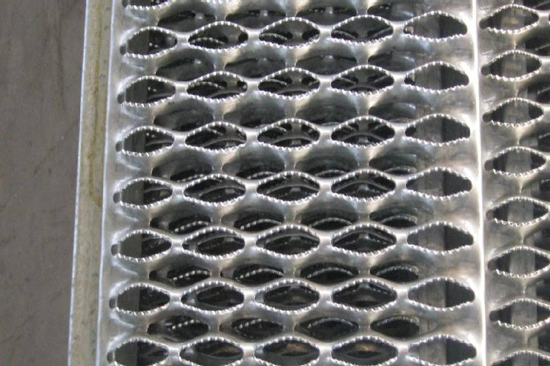 鱷魚(yú)嘴防滑板