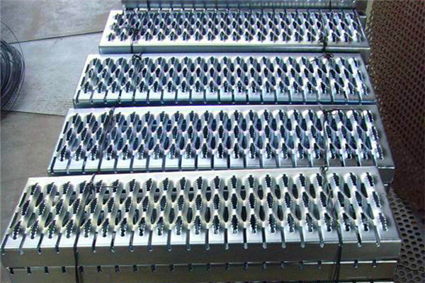 鱷魚(yú)嘴防滑板